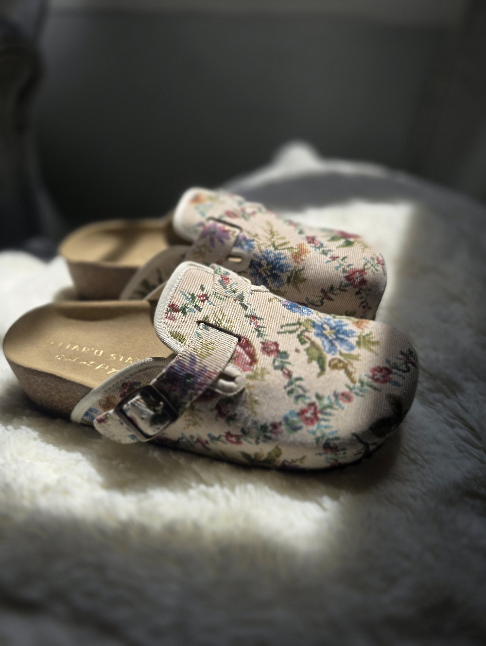 NWOB Altar'd StateLorenna Floral Tapestry Platform Clogs, Size 7 - Picture 5 of 15